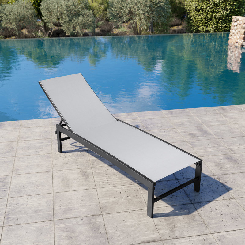Chaise longue de patio inclinable en métal, Gris clair