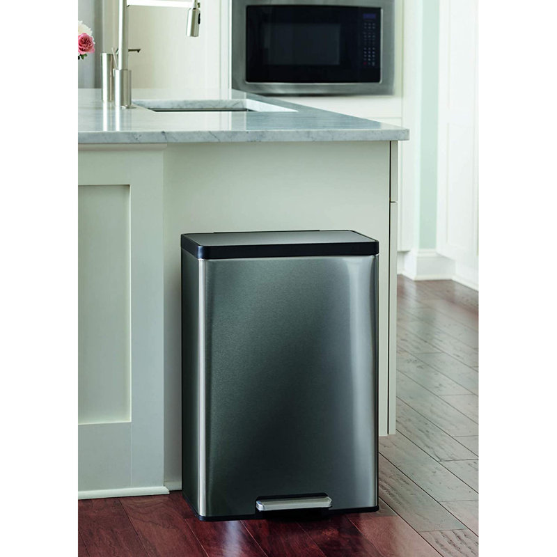 12 Gallon Step On Waste Basket