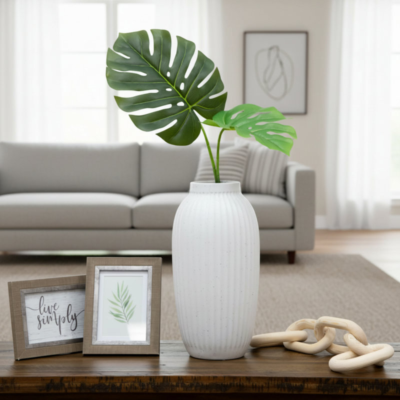 Vase d'intérieur blanc en céramique nervurée mouchetée