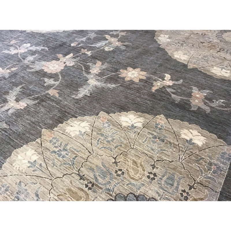 Tapis gris et ivoire noué à la main de haute qualité