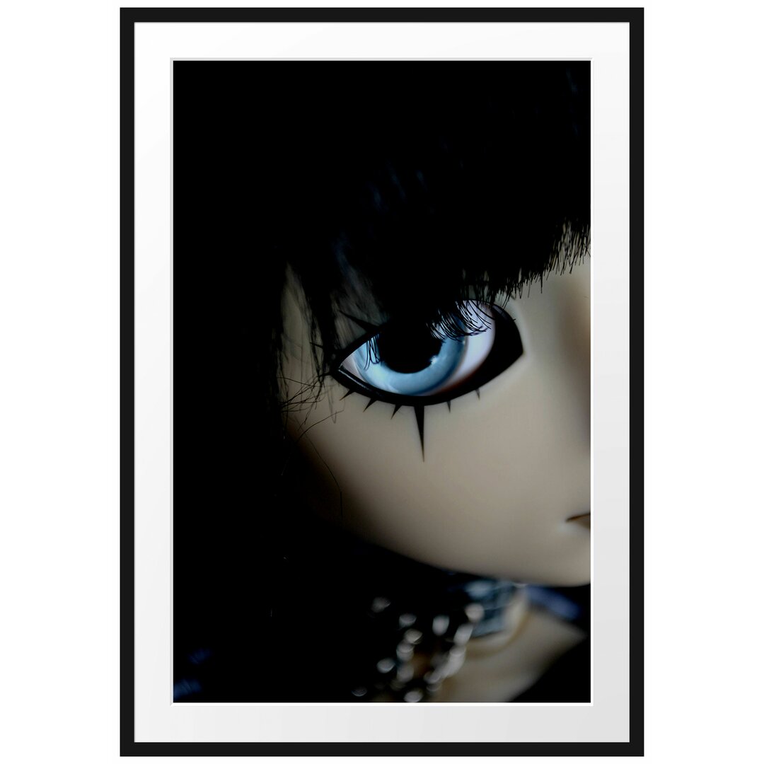 Pullip mit leuchtend blauen Augen Gerahmter Fotodruck Poster