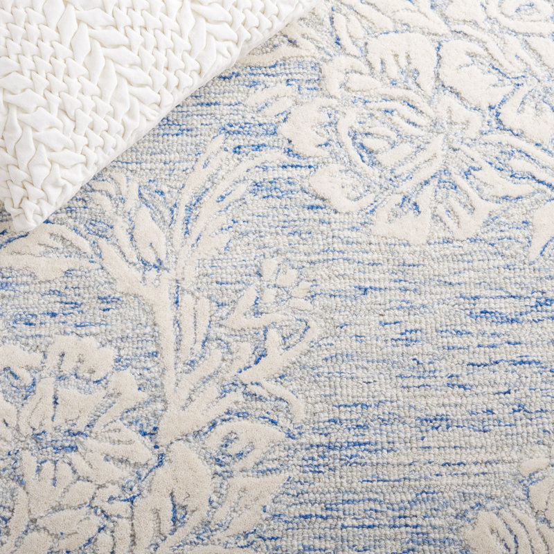 Batholomew Hand Tufted Wool/Cotton with Cotton Backing Floral Rug in Ivory/Blue, Rectangle 5' x 8'