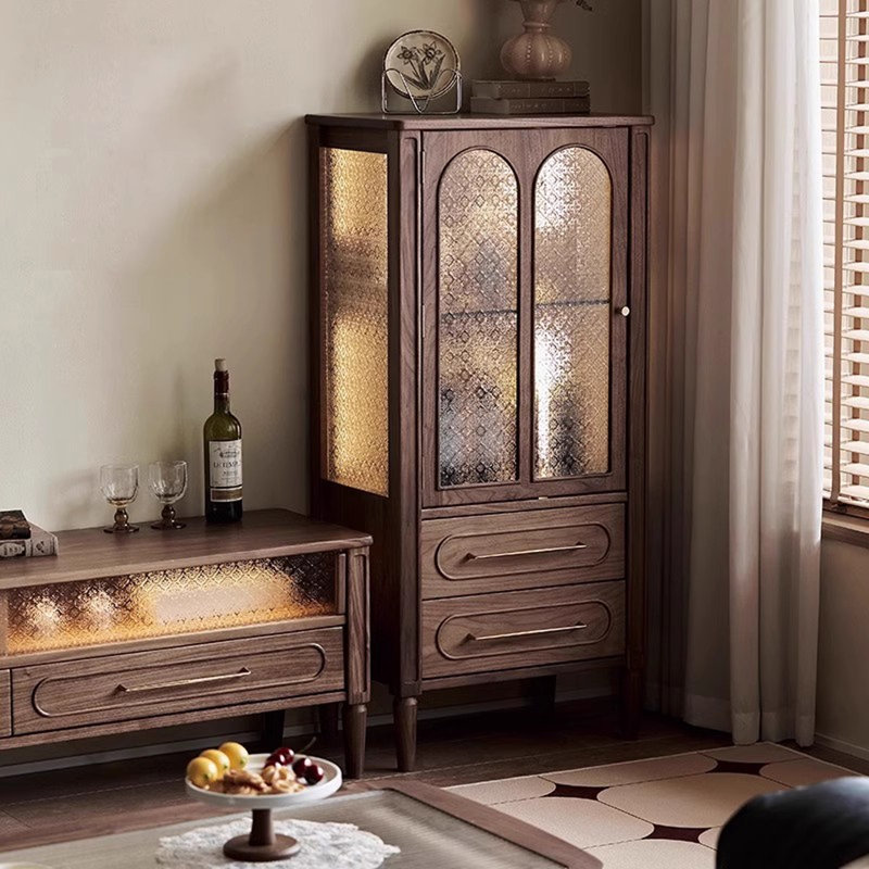 Vitrines en bois massif noisette + verre