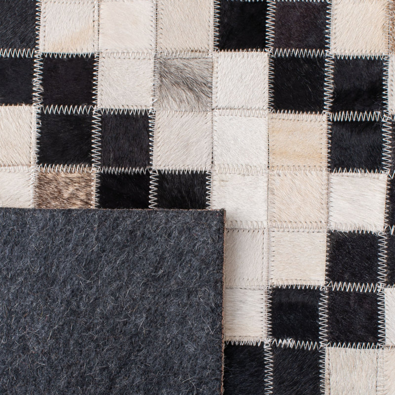 Sebeka Hand Woven Leather/Felted Cloth Chevron Rug in Ivory/Black, Rectangle 5' x 8'