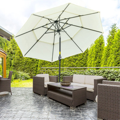 Parasol de marché extérieur à 3 niveaux avec manivelle, inclinaison à bouton-poussoir pour terrasse, jardin et pelouse Outsunny