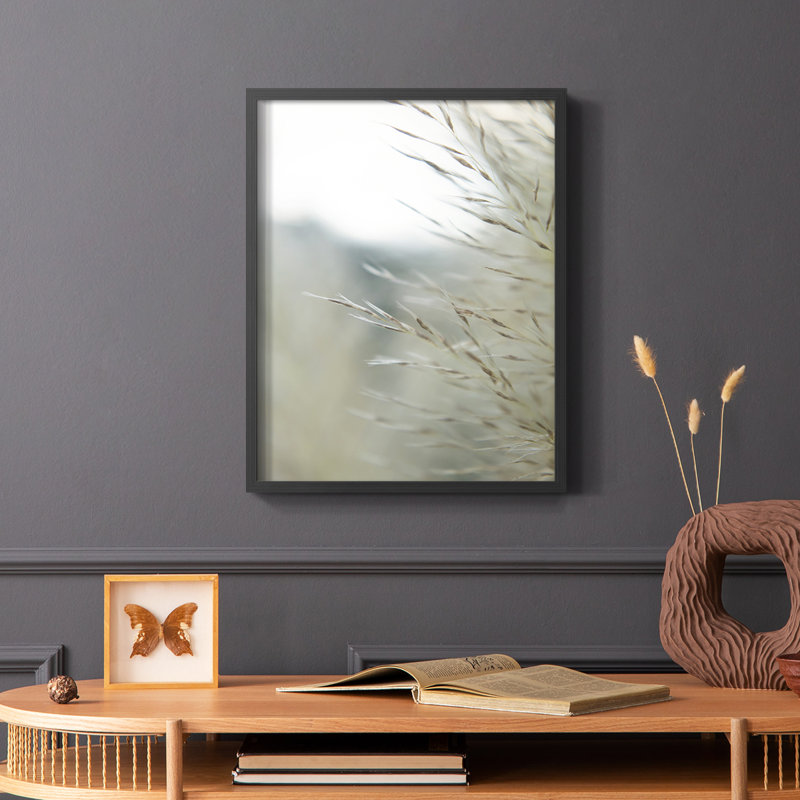 Reproduction encadrée d'herbes subtiles III - bois massif, Noir, H 14 po x l 11 po