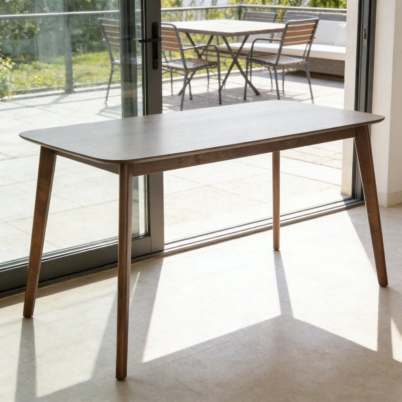 Table de salle à manger rectangulaire avec pieds robustes