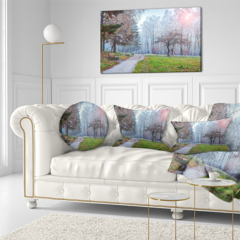 Bright Bright over Autumn Trees - Coussin imprimé paysage