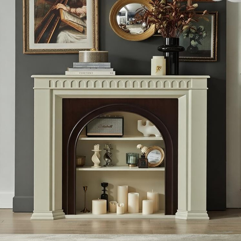 Armoire de cheminée décorative française de style crémeux