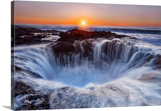 Reproduction de photo de Straub «Thors Well» par Miles Morgan, H 8 po x l 12 po x P 1,5 po, Toile, Pas de tapis