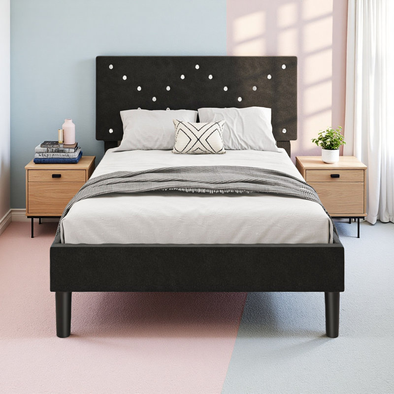 Lit plateforme en tissu d'ameublement