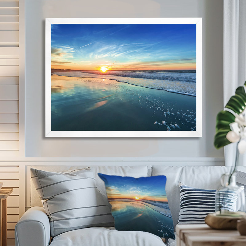 Paysage marin «Seashore with Distant Sunset», reproduction de photo, H 34 po x l 44 po, Avec cadre, Blanc