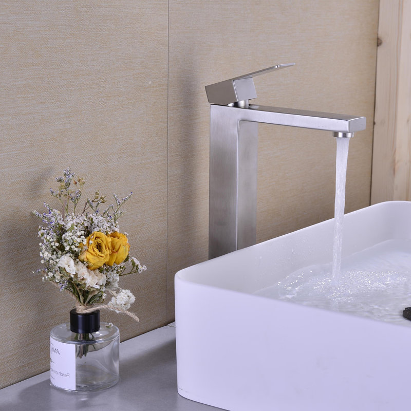 Robinet de salle de bain à un trou