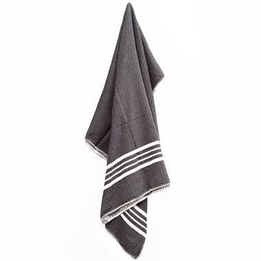 Abbie Organic Cotton Black and White Bath Towels | CB2