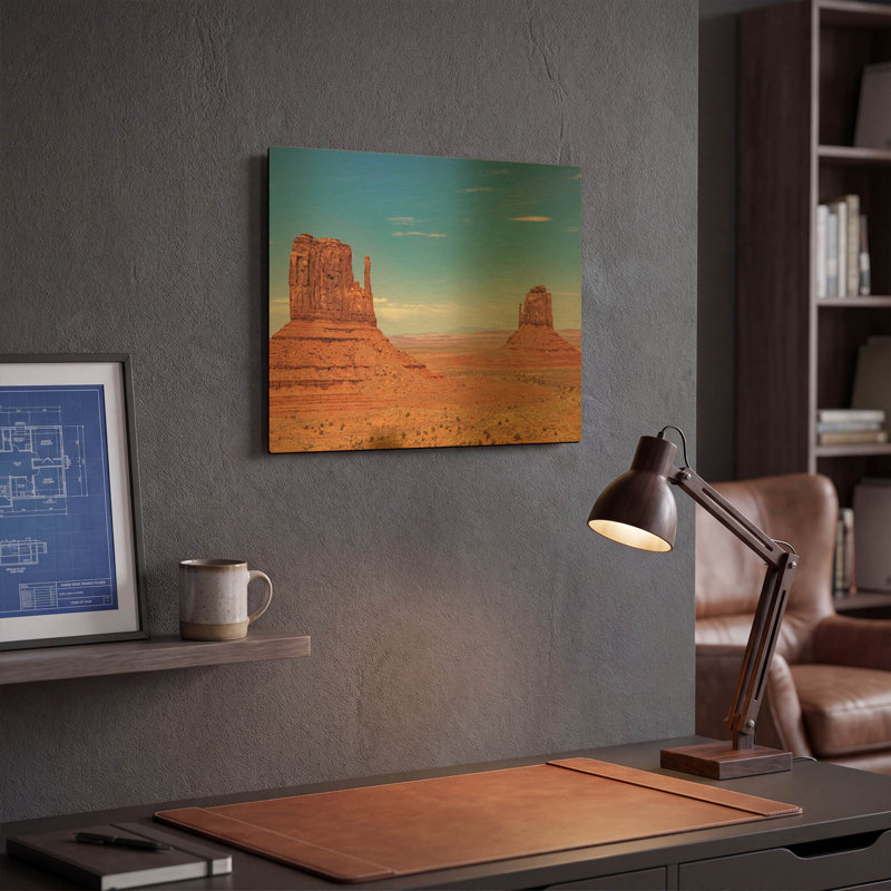 Tableau mural en métal doré « Utah - Monument Valley 2 » par AKG, 40,6 x 30,5 cm, 16 po x 12 po