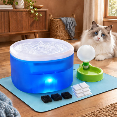 Fontaine à eau automatique pour chats de 2,2 L/74 oz avec fonctionnement ultra-silencieux amélioré, 3 filtres remplaçables et une bouteille d'eau extérieure pour animaux de compagnie de 12 oz ; convient aux chats et aux petits chiens et est de couleur bleue.