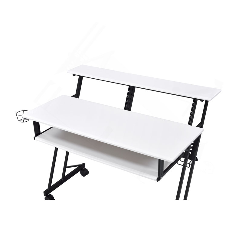 Bureau de studio d'enregistrement de musique blanc et noir