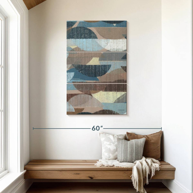 Avery Voyager, 45" H x 28" W