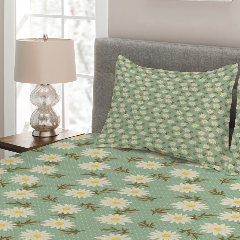 Farmhouse / Country Floral Coverlet