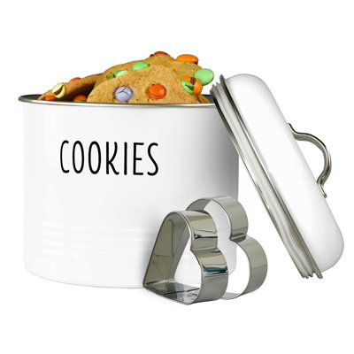 Outshine White Farmhouse Cookie Jar With 2 Heart-Shaped Cookie Cutters For Cookies Biscuits Snacks