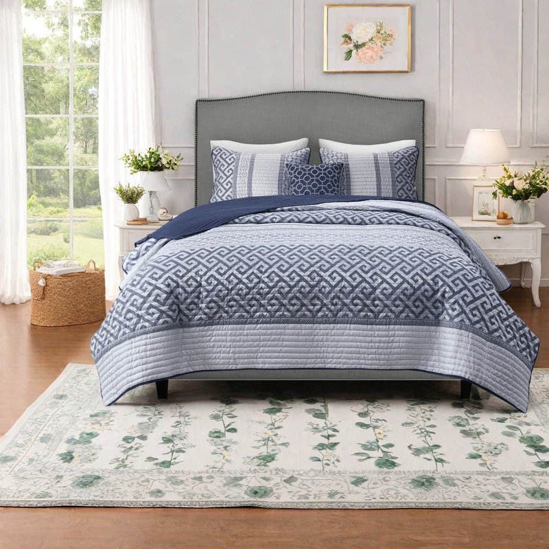 Elegant Jacquard Bedding Set, Polyester Comfort, Traditional Navy Charm