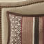 Chambre à coucher rouge, format double/queen, avec couette 5 pièces et oreillers réversibles en 2 coussins décoratifs.