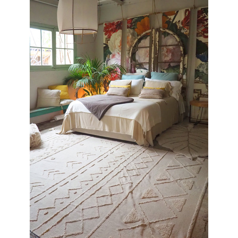 Cotton Geometric Area Rug in Light Gray/Beige, Rectangle 6'7" x 10'
