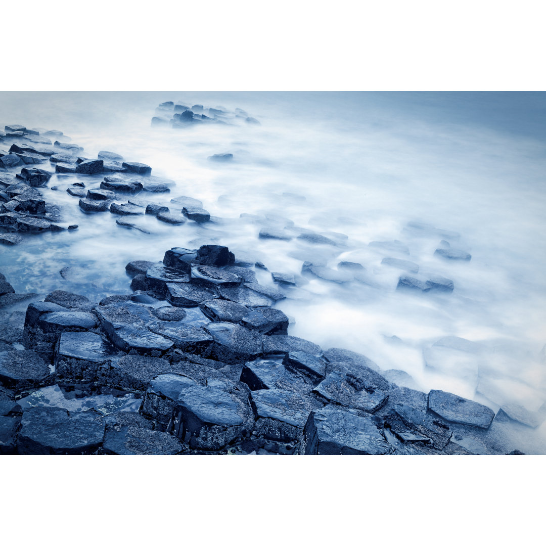 Giants Causeway von Mammuth - Kunstdrucke auf Leinwand