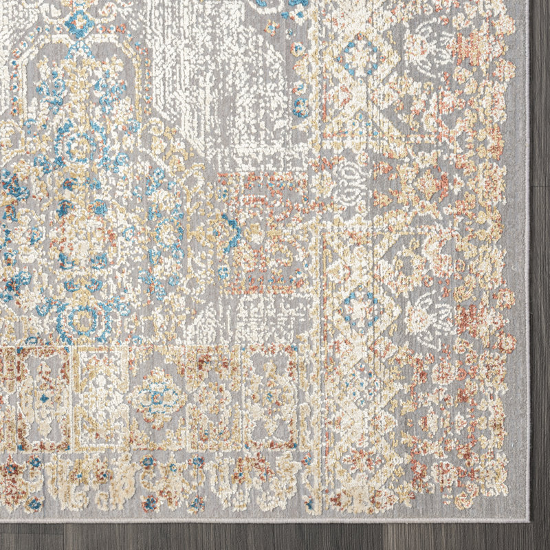Preslie Area Rug in Grey, Rectangle 4' x 5'11"