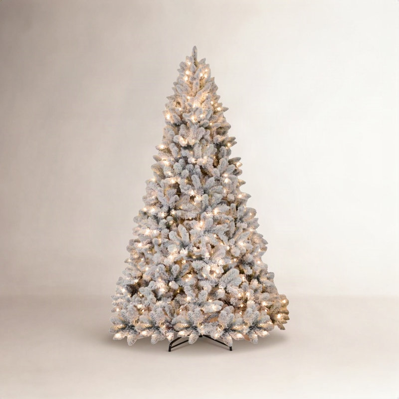 Arbre de Noël enneigé avec pomme de pin, 7 pi