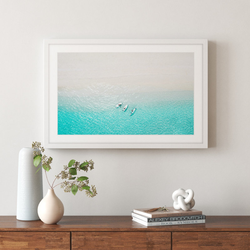 «Trois Bateaux», reproduction de photo sur papier encadrée, H 24 po x l 36 po
