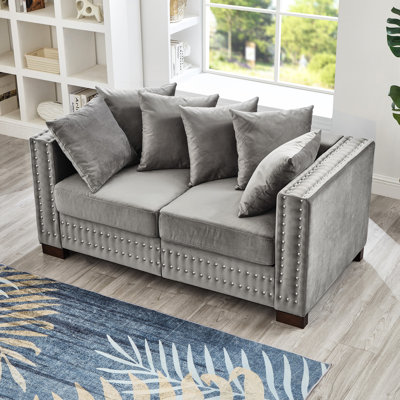 Velours gris à 2 places avec esthétique moderne, accoudoir carré orné de clous argentés, structure en bois massif, sièges à ressorts ensachés, coussins amovibles et siège de rangement sous le siège, accoudoirs, clous,