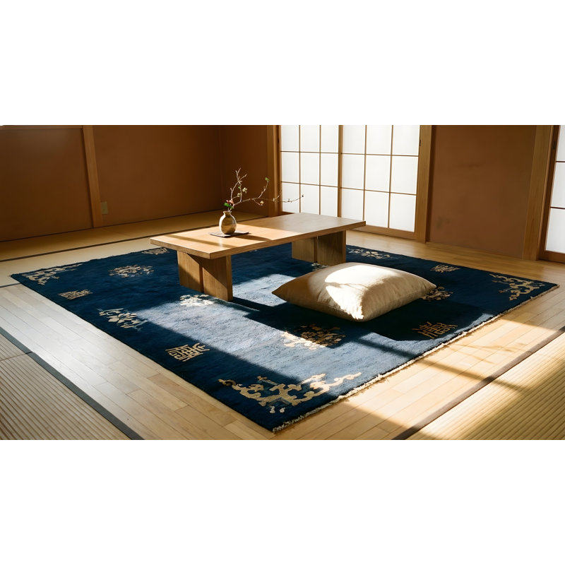 Tapis bleu marine antique à motif géométrique chinois des années 30 à Pékin
