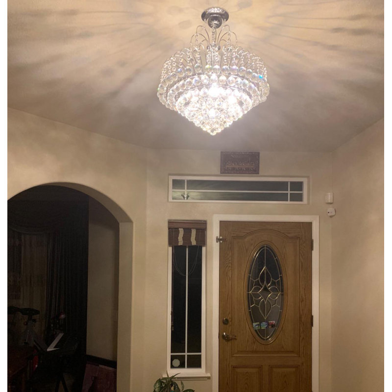 Lustre empire unique à 6 lumières avec détails en cristal Chellie