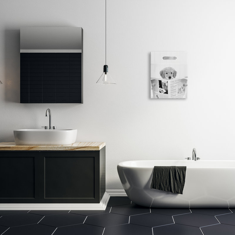«Poop Deck Bathroom Dog» par Leah Straatsma, H 20 po x l 16 po x P 1,5 po
