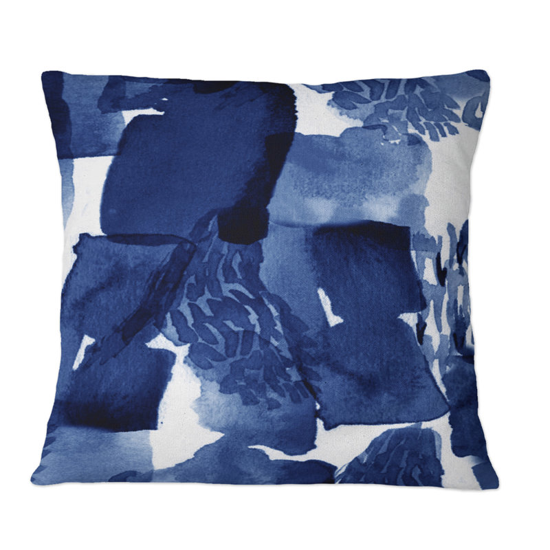 Impression abstraite en bleu classique sur fond blanc I - Coussin décoratif moderne, 16 po x 16 po