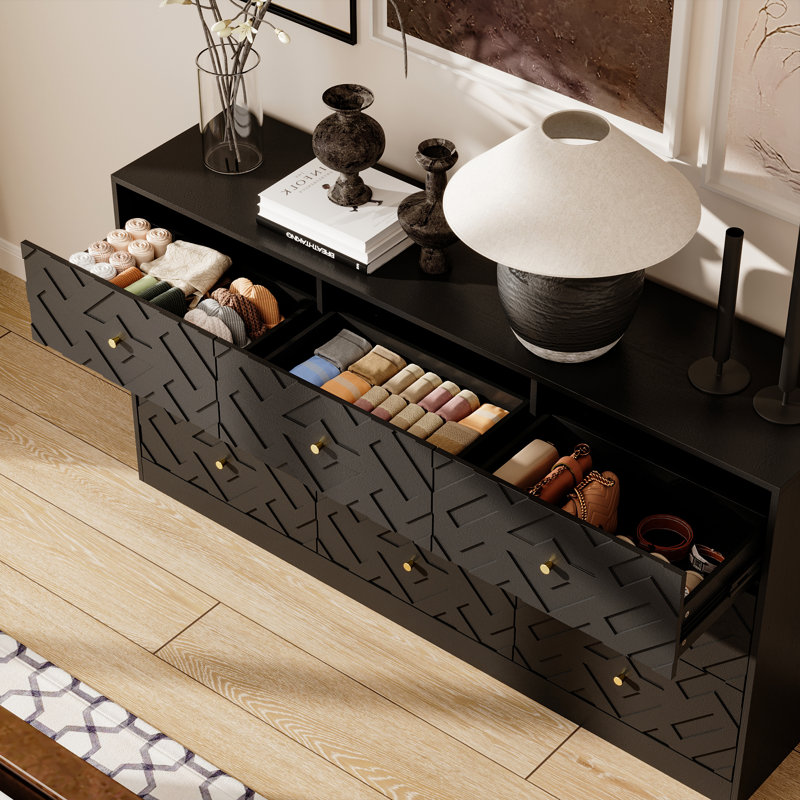 Commode à neuf tiroirs à conception rustique