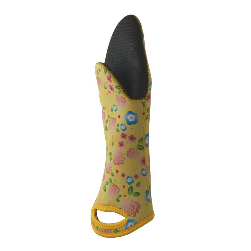 Three Star Im/Ex Inc. Floral Oven Mitt