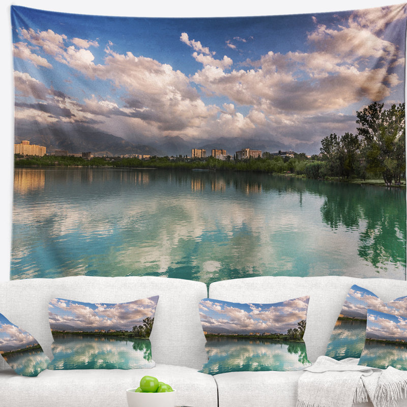 Tapisserie en polyester cityscape city lake cloud avec accessoires suspendus inclus, H 50 po x l 60 po