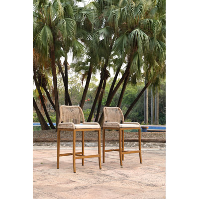 Ensemble de 2 tabourets de bar à hauteur de comptoir, tabourets de bar en corde tressée à la main jaune et jaune clair, structure en aluminium à grain de bois avec coussins imperméables ivoire, chaises hautes d'extérieur pour l'extérieur