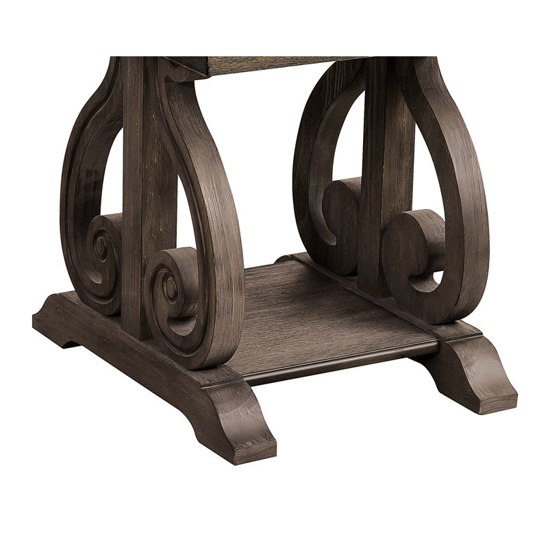 Table de bout en chêne foncé avec base à volutes et tablette pratique