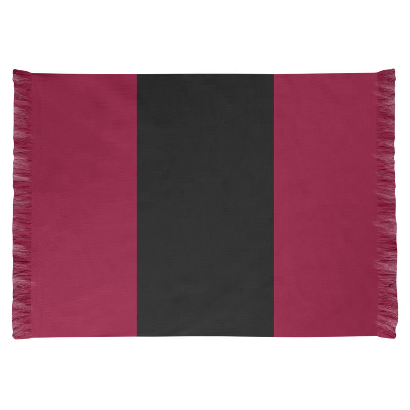 Tapis rayé 4,6 pi x 5,5 po zone rouge/noir