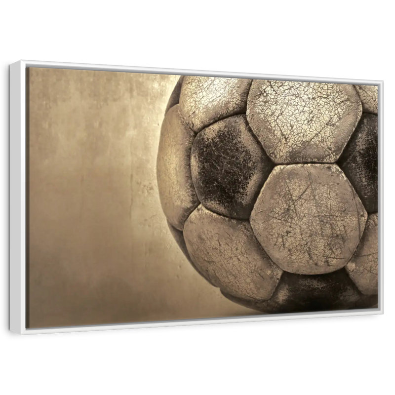 Ballon de soccer usé, Cadre flottant blanc, 31 po x 21 po