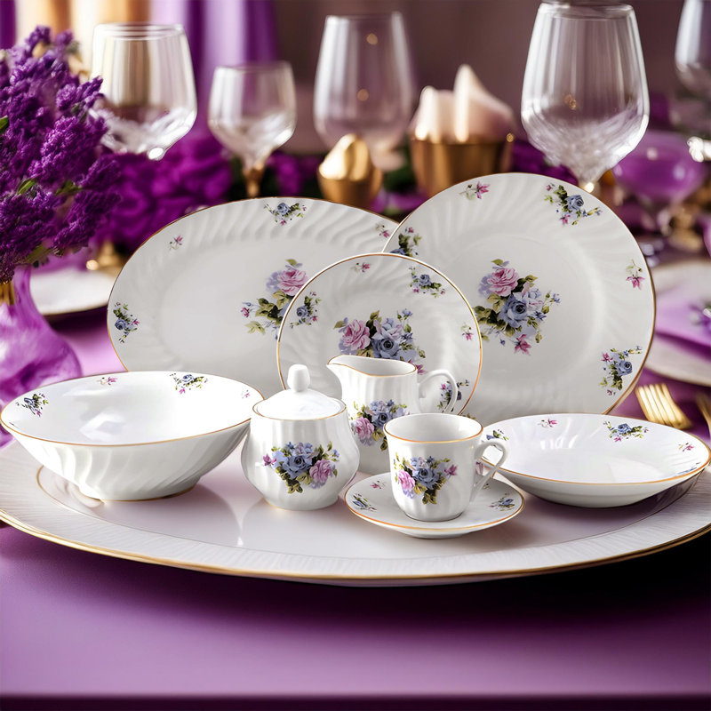Service de table en porcelaine 45 pièces Ramacha, blanc estampé et bordure or 24 carats (service pour 8)