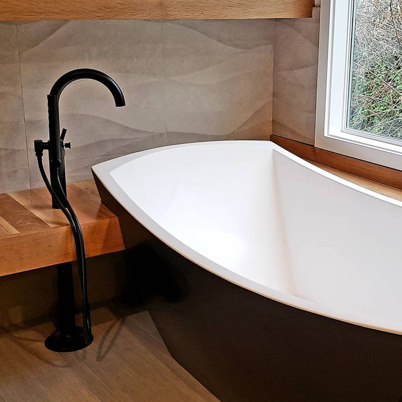 Denali 70'' L Freestanding Soaking Bathtub, Matte White