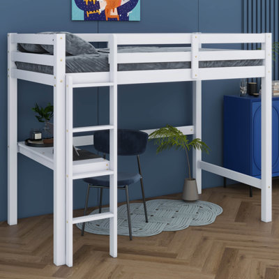 Lit mezzanine simple en bois d'hévéa avec bureau, structure en bois de pin massif avec échelle et garde-corps de sécurité