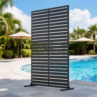 Panneau d'intimité en métal 6 pi avec support, clôture décorative autoportante pour patio, jardin, balcon, terrasse, blanc