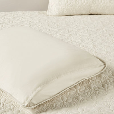 3 Piece Split Corner Pleated Bedspread King Cream. Microfiber. Fill. . Machine Washable. Intriguing Bedding 2 Cream King. Pleats. Microfiber Fabric. Treatment. Fits Poster Bed Frames. Washable