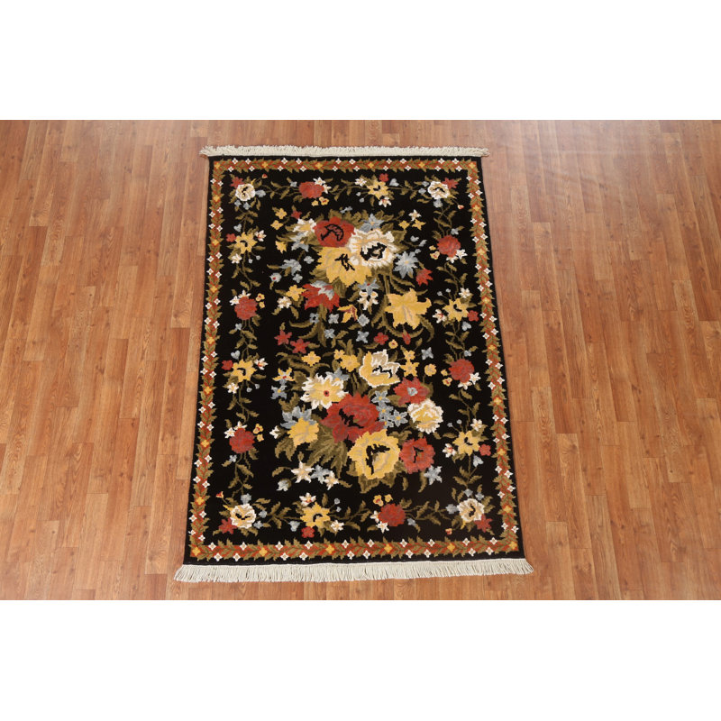 Tapis unique jaune, noir et orange de 4 pi 3 po x 6 pi 1 po