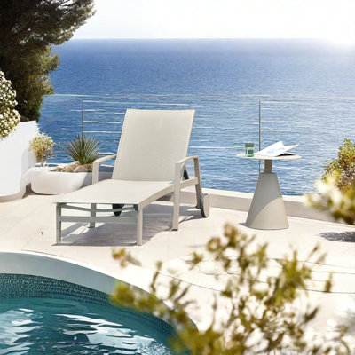 Adjustable Outdoor Lounge Chair With Wheels Outdoor Chaise Lounge Set with Table